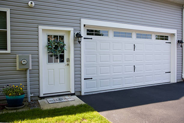 24/7 Emergency Garage Door Panel Replacement experts in Warren, AR